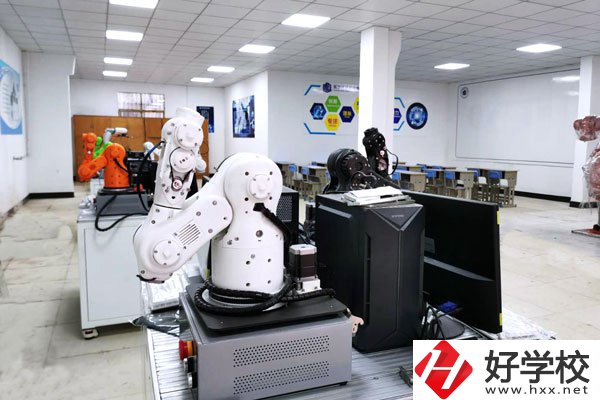 想學酒店管理，長沙有哪些中職學?？梢酝扑]？