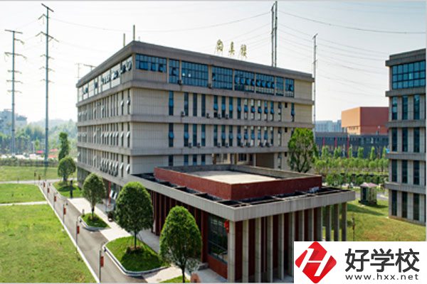 株洲市工業(yè)中等專(zhuān)業(yè)學(xué)校是公辦學(xué)校嗎？就業(yè)情況如何？