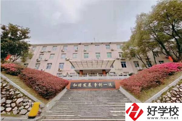 長(zhǎng)沙有哪些中專(zhuān)接收轉(zhuǎn)學(xué)生？轉(zhuǎn)學(xué)后可以換專(zhuān)業(yè)嗎？