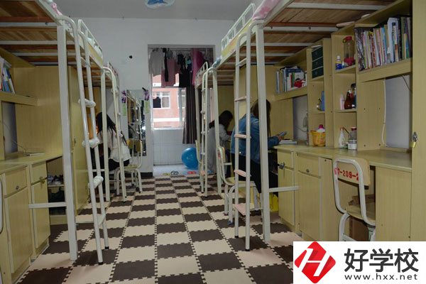 張家界地區(qū)有名氣的中職學(xué)校有哪些？