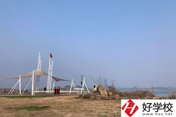 想學(xué)幼兒保育專業(yè)，張家界這三所中職學(xué)校值得一看