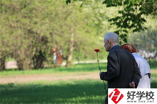 懷化有退役軍人可以讀的中職學(xué)校嗎？有什么優(yōu)待？