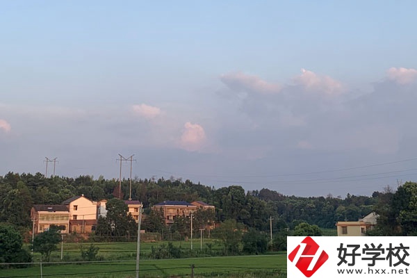 張家界高鐵鐵路學(xué)校好不好？就業(yè)前景怎么樣？