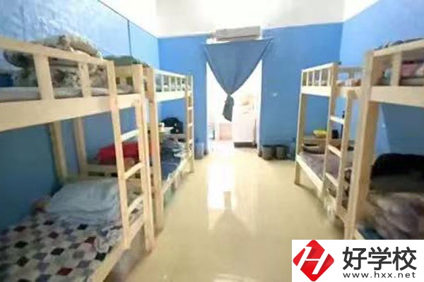 湖南體育運(yùn)動(dòng)學(xué)校的辦學(xué)條件怎么樣？