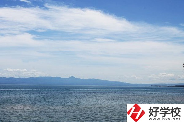 湖南經(jīng)濟(jì)貿(mào)易職業(yè)中專學(xué)校有哪些專業(yè)？學(xué)費(fèi)多少？
