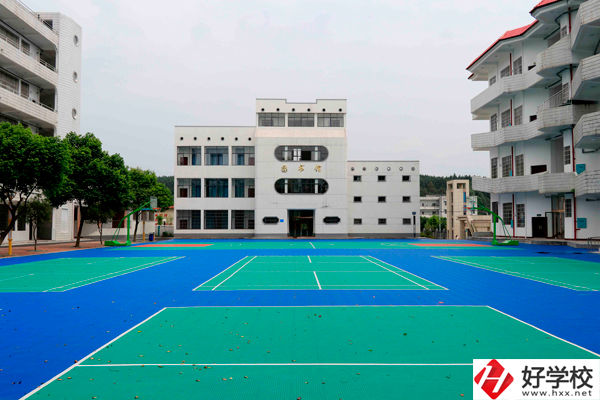 郴州市理工職業(yè)技術(shù)學(xué)校是公辦還是民辦？學(xué)費(fèi)貴不貴？