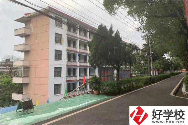 株洲市英泰職高的地址在哪？是公辦還是民辦？