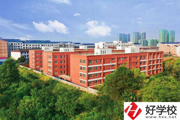株洲市生物工程中等專業(yè)學校的校園環(huán)境怎么樣？