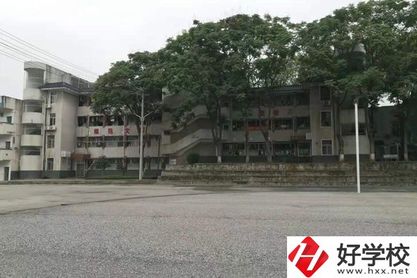 長(zhǎng)沙市中等城鄉(xiāng)建設(shè)職業(yè)技術(shù)學(xué)校宿舍環(huán)境怎么樣？