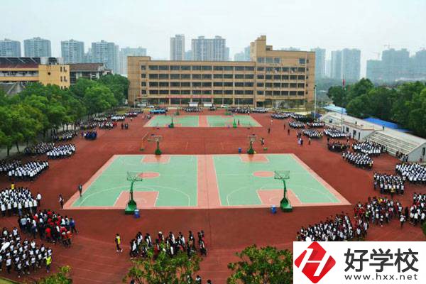 想在婁底上重點(diǎn)中專學(xué)校，這所學(xué)校值得一看