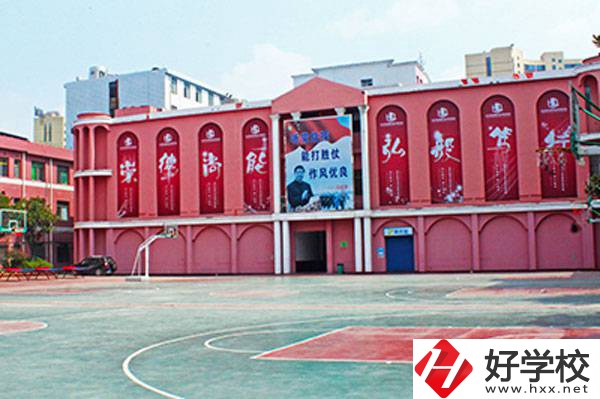 長(zhǎng)沙環(huán)球職業(yè)中專開(kāi)設(shè)了哪些熱門專業(yè)？