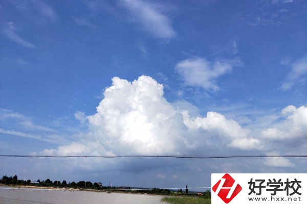 婁底市衛(wèi)生學校有哪些專業(yè)？就業(yè)方向如何？