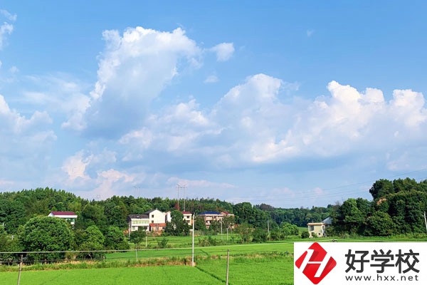 益陽(yáng)樂(lè)康護(hù)理職業(yè)技術(shù)學(xué)校怎么樣？