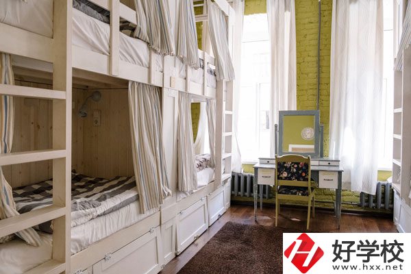核工業(yè)衛(wèi)生學(xué)校助產(chǎn)專業(yè)怎么樣？宿舍怎么樣？