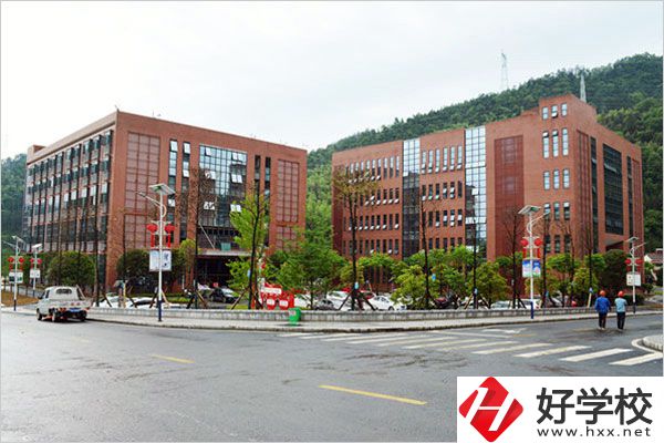初中畢業(yè)生在益陽可以選擇哪幾所好的中職學(xué)校？