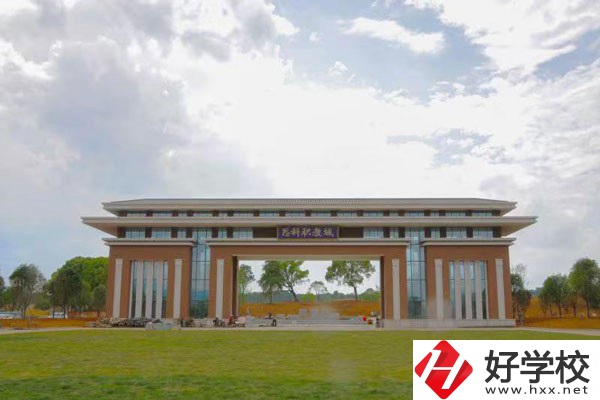 郴州思科中等職業(yè)學校有哪些優(yōu)秀教師？