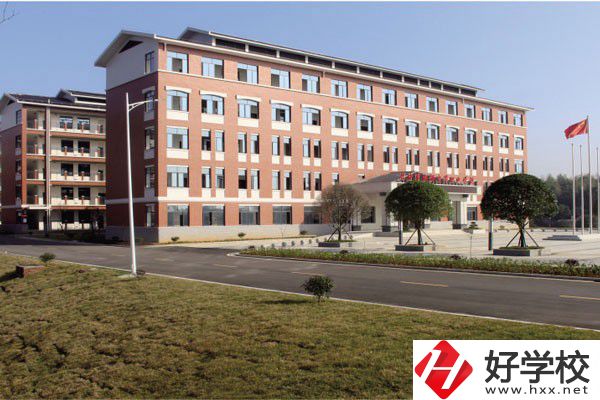 長沙市湘都中等職業(yè)學(xué)校學(xué)生宿舍有空調(diào)嗎？