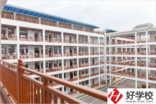 懷化有3+2分段制的中專嗎？對口專業(yè)好就業(yè)嗎？