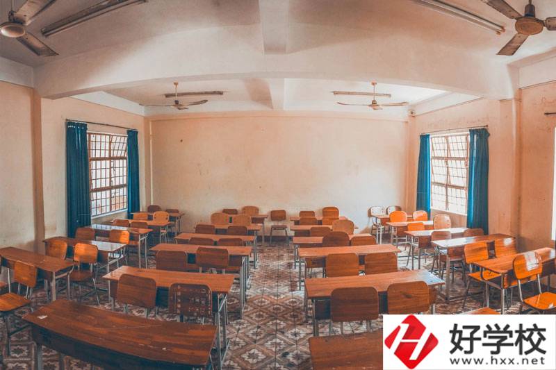 婁底職業(yè)技術(shù)學(xué)院有哪些專業(yè)？學(xué)費(fèi)貴不貴？