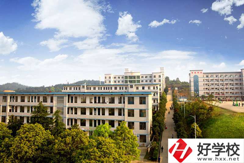 邵陽縣工業(yè)職業(yè)技術學校適合報考嗎？