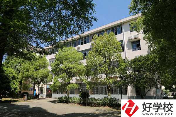 岳陽(yáng)市第一職業(yè)中等專業(yè)學(xué)校是公辦學(xué)校嗎？學(xué)校怎么樣？