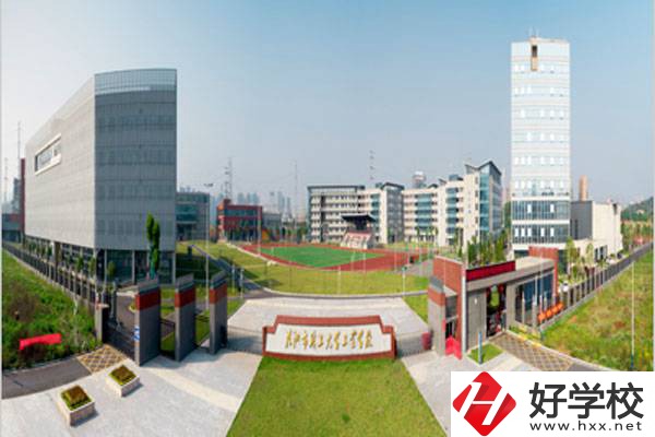 株洲市交通技工學(xué)校的地址在哪？學(xué)費是多少？
