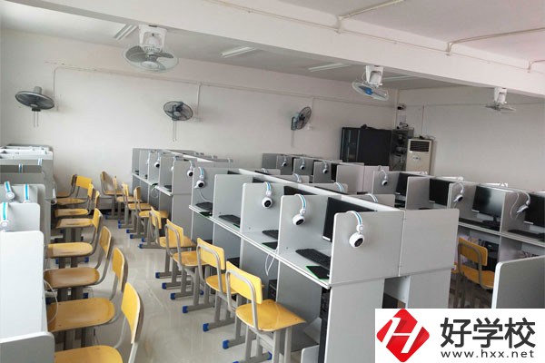 湘潭財(cái)經(jīng)職校是公辦的嗎？學(xué)生就業(yè)如何？