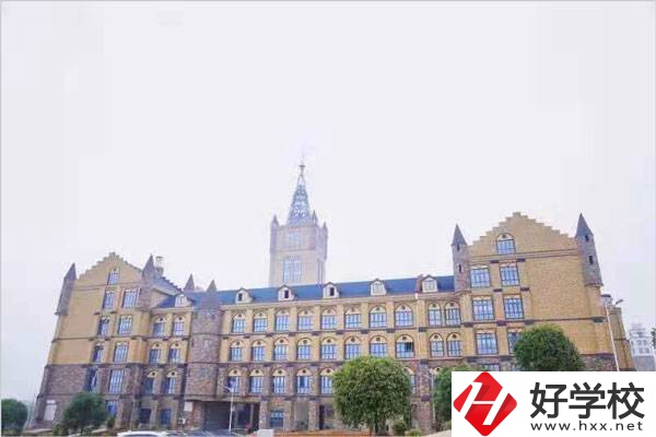 長沙市拔萃中等職業(yè)學(xué)校怎么樣？