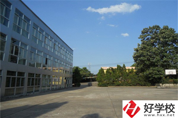 邵陽什么職校能學(xué)服裝設(shè)計(jì)？有什么報(bào)名方法？
