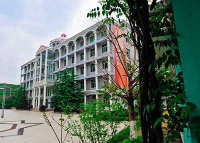 云南省旅游學校2025年學費多少